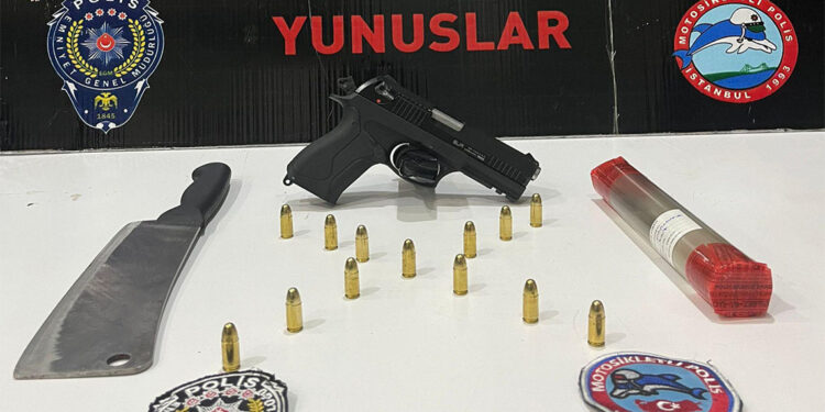 Büyükçekmece'de iki grup arasında satırlı silahlı kavga