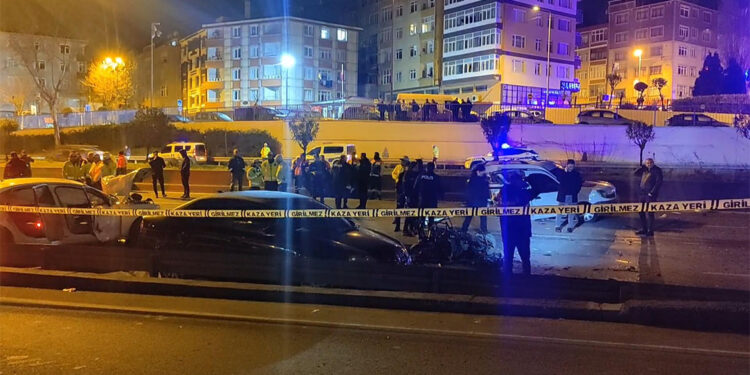 Esenler TEM bağlantı yolunda zincirleme kaza