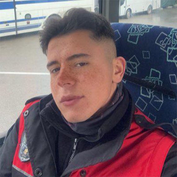 Etüpsultan'da Cumartesi akşam saatlerinde görevi başındayken trafik kazası geçiren motosikletli polis memuru Emirhan Aramış hastanede şehit oldu.