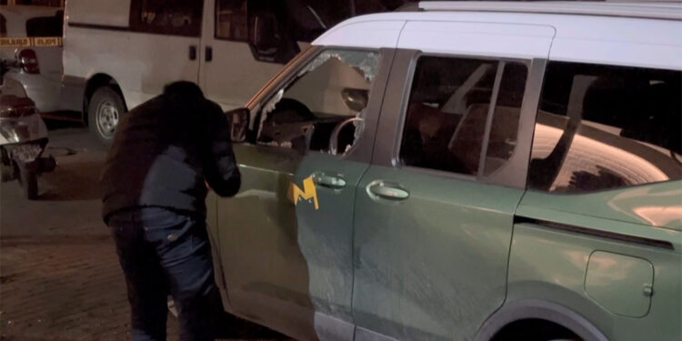 Güngören'de motosikletli şüpheli araç sürücüsüne kurşun yağdırdı