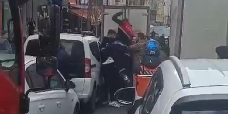 Kağıthane'de trafik kavgası