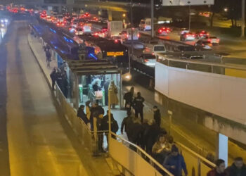 Metrobüste rastgele ateş eden şüpheli gözaltında