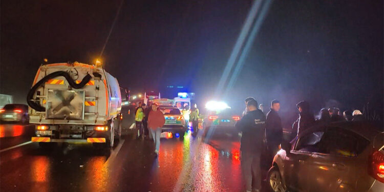 Otomobil sürücüsüne yolcu otobüsü çarptı