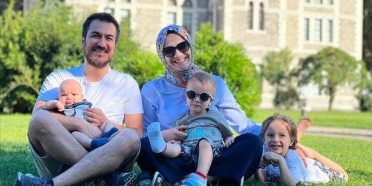 Yangın anında annesini arayarak helallik aldı