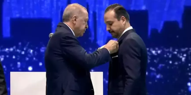 İYİ Parti'den istifa eden Kürşad Zorlu AK Parti'ye katıldı