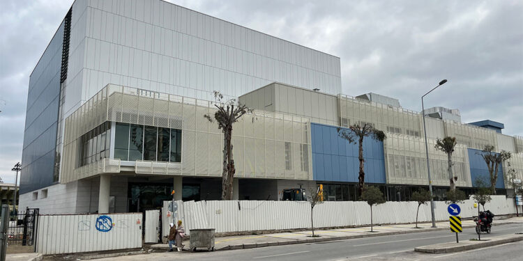 İzmir modern yüzme havuzuna kavuşuyor