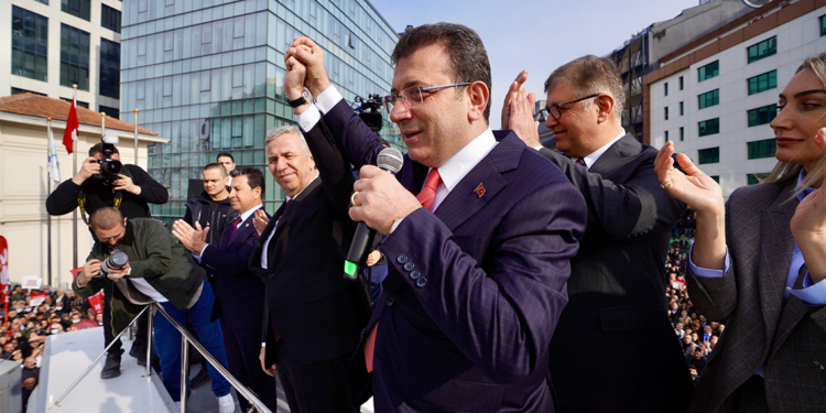 İmamoğlu İstanbul Adalet Sarayı önünde konuştu