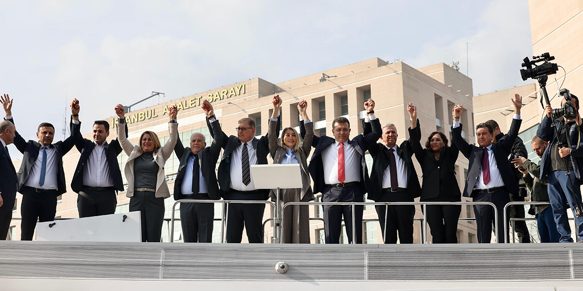 İmamoğlu İstanbul Adalet Sarayı önünde konuştu