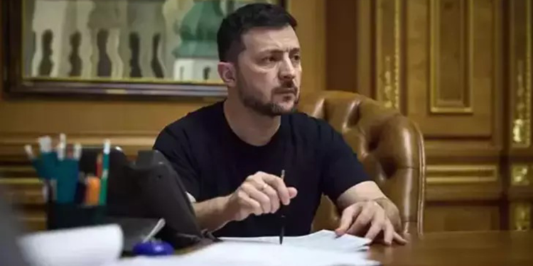 İngiltere Başbakanı '100 Yıllık Ortaklık' anlaşması için Kiev'de