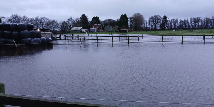 İngiltere'de sel: Acil durum ilan edildi