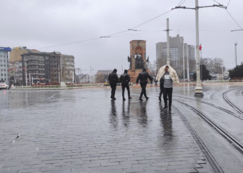 İstanbul'da soğuk ve yağışlı hava etkili oluyor