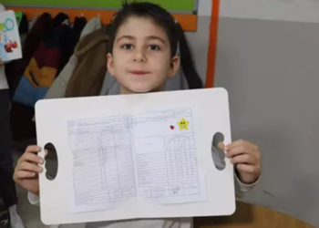 İzmir'de 738 bin 886 öğrenci karnesini aldı