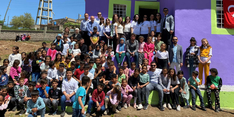 İzmir'de 'İyilik' gecesinin geliri öğrencilere burs olacak