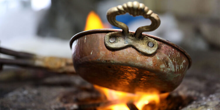 Kalay ve bakırcılık mesleği teknolojiye direniyor