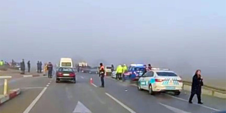 Karaman'da 13 aracın karıştığı zincirleme kaza: 7 yaralı