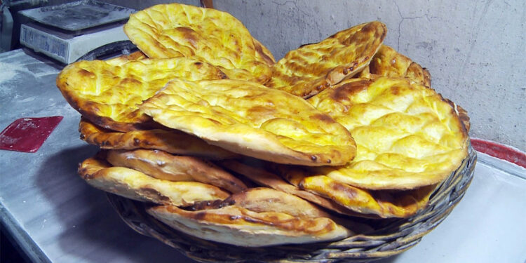 Kayınvalide ile damadın tandır ekmeği ürettiği fırın 6 aileye ekmek kapısı oldu