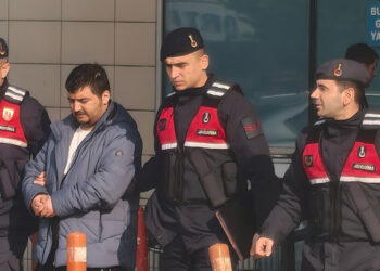 Kendisini doktora götürmek isteyen babasını bıçaklayan şüpheli tutuklandı