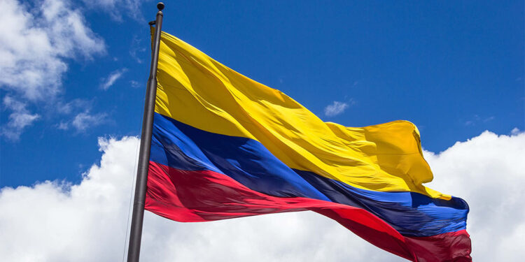 Kolombiya göçmenleri taşıyan Amerikan askeri uçağını geri gönderdi