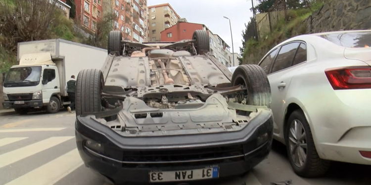 Kağıthane'de park halindeki 7 araca çarpıp takla attı