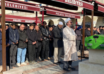 Kanalizasyon kazısındaki göçükte ölen 2 işçi toprağa verildi