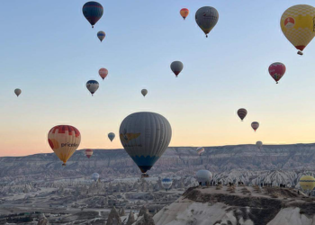 Kapadokya'da 2024 yılında 770 bin turist sıcak hava balonuyla uçtu