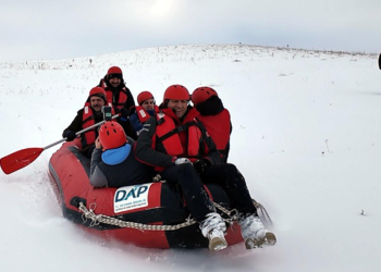 Karda rafting heyecanı