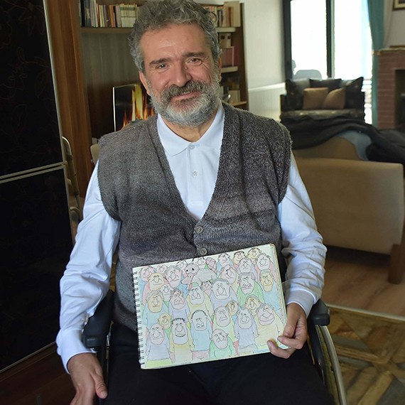 Karikatürleriyle yaşama bağlandı