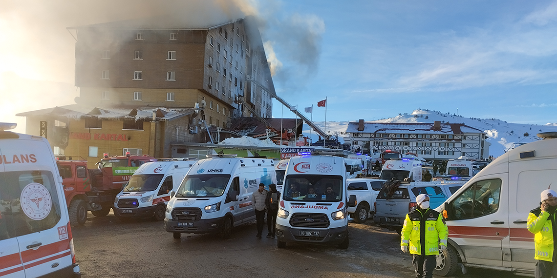 Bolu’da, Kartalkaya Kayak Merkezi’nde bulunan 12 katlı Grand Kartal Otel’de çıkan yangında 66 kişi hayatını kaybetti, 51 kişi yaralandı.