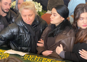 Kartalkaya'daki yangında ölen Yıldız çifti, toprağa verildi