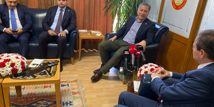 Kırmızı çizgimiz, kişisel ikbal üzerinden anayasa değişikliği tasarımı