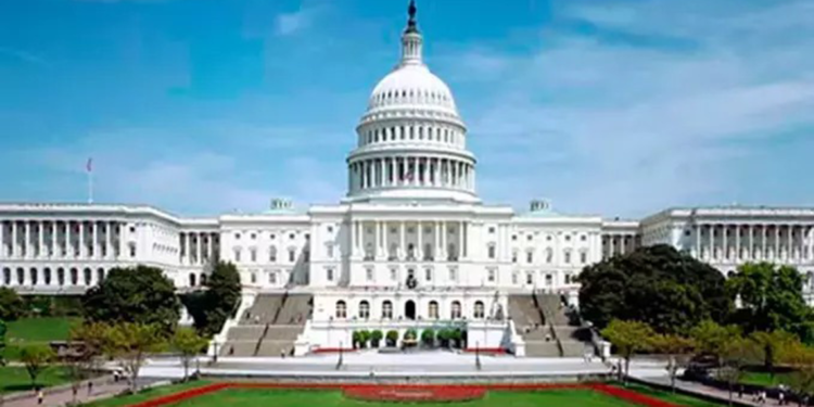 Kolombiya, ABD'nin sınır dışı ettiği göçmenleri kabul edecek