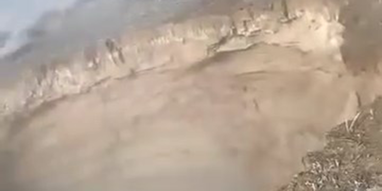 Konya'da obruk oluşumu cep telefonu kamerasında