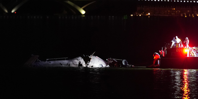 Kremlin'den ABD'deki uçak kazasında hayatını kaybedenlere taziye mesajı