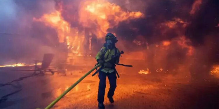 Los Angeles'taki orman yangınlarında 25 kişi öldü