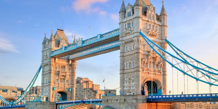 Londra, İngiltere'nin en hızlı yaşlanan şehri oldu