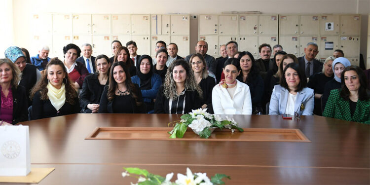 316 bin öğretmen, 'Uzman öğretmen' ve 'Başöğretmen' ünvanı aldı