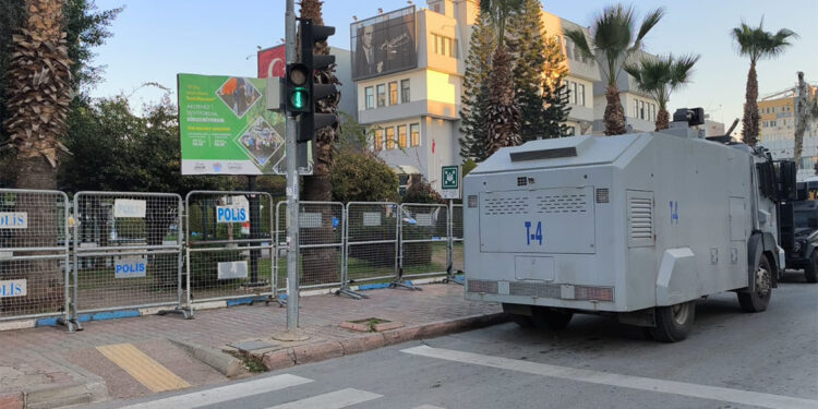 Akdeniz Belediye Başkanı gözaltına alındı