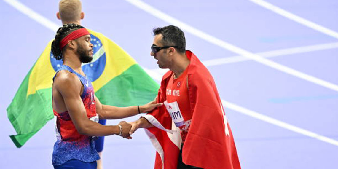 Paris 2024 Paralimpik Oyunları'nda kazandığı altın madalyası elinden alınan milli atlet Serkan Yıldırım, “Haksızlıkla benim madalyamı Amerikalı Noah Malande’ye verdiler. Şimdi sıra Los Angeles’ta. Onların ülkesinde, onların toprağında madalyamı geri alacağım” dedi.