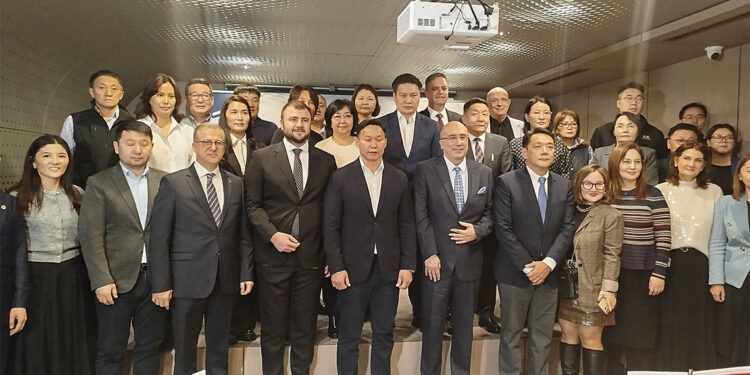 Moğolistan'daki doktorlar Türk hekimlerinden eğitim alacak