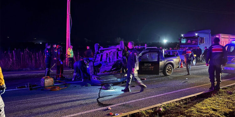 Muğla'da kamyonet ile otomobil çarpıştı: 2 ölü, 2 yaralı