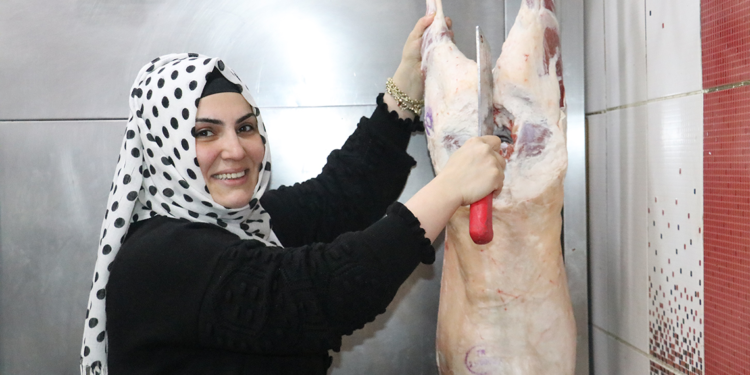 Mahallenin 'Kasap Abla'sı