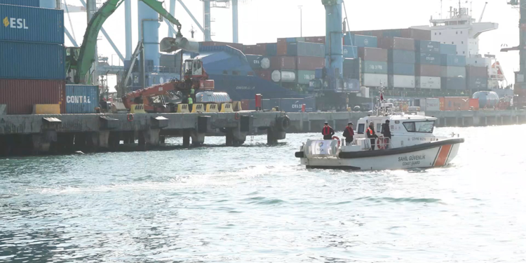 Marmara Denizi'nde 5- 25 metre derinlikte müsilaj tespit edildi