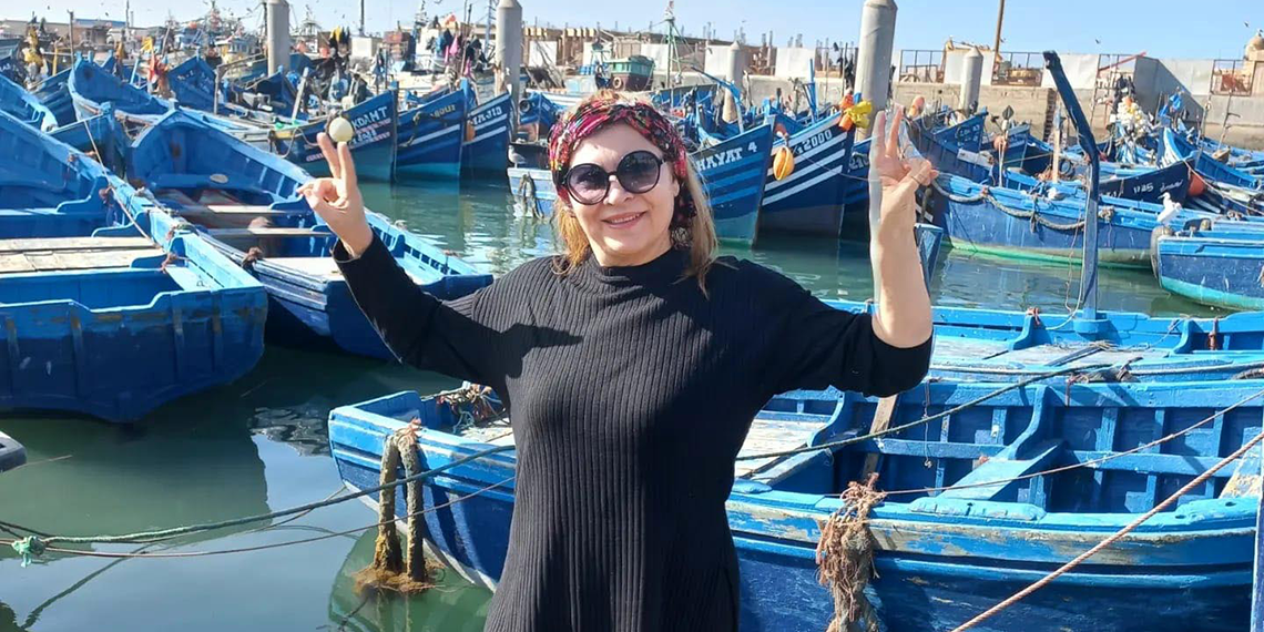 Meme kanserini yendi, 50 ülke gezdi