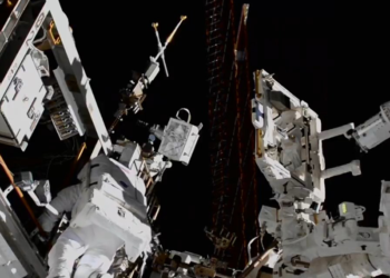NASA astronotundan, 7 ay sonra ilk uzay yürüyüşü
