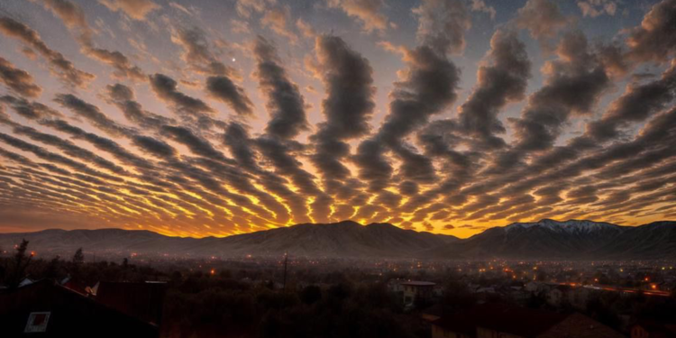 Niğde'de sirrokümülüs bulutları güzel görüntüler oluşturdu