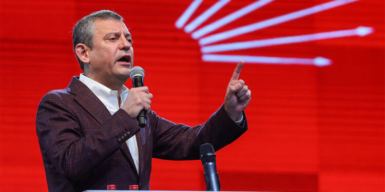 İzmirliler Körfez'i kimin kirlettiğini biliyor