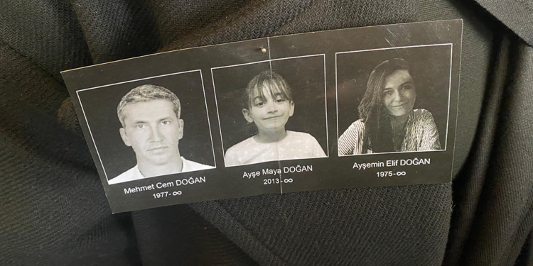 Otel yangınında hayatını kaybeden Doğan ailesi, toprağa verildi