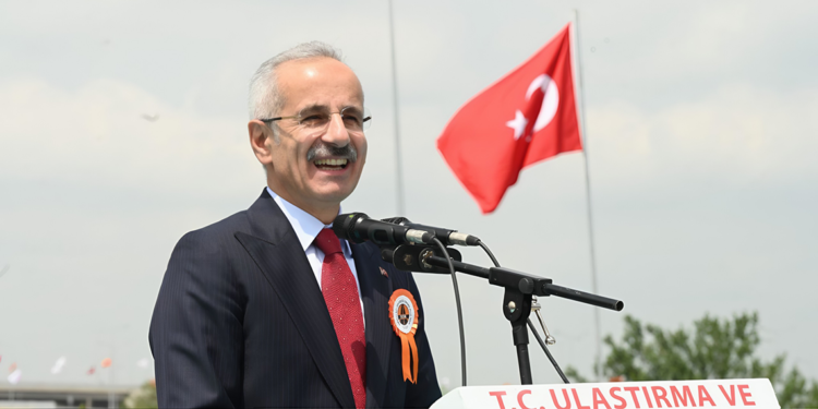 Otoyol ve köprülerden 1 milyar 80 milyon araç geçiş yaptı