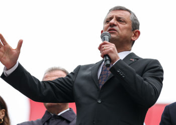 Özgür Özel, Beşiktaş Belediyesi Halk Buluşması'na katıldı