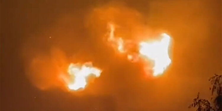 Pakistan'da LPG yüklü tanker patladı: 6 ölü, 30 yaralı